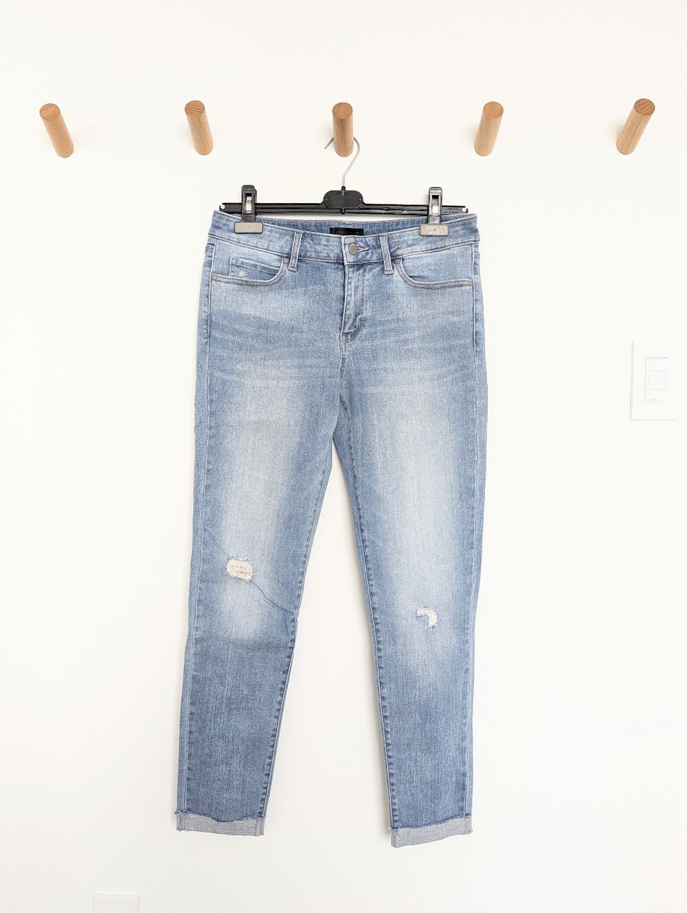 Uniqlo Extra Stretch Mid-Rise Tapered Jeans – Light Wash, Women's 26